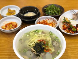 비학산보리밥생칼국수 사진 7