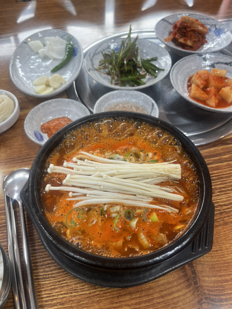 착한돼지국밥 대표 사진