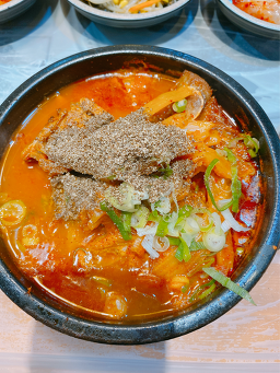 첨단돌솥감자탕 거제수월점 사진 2
