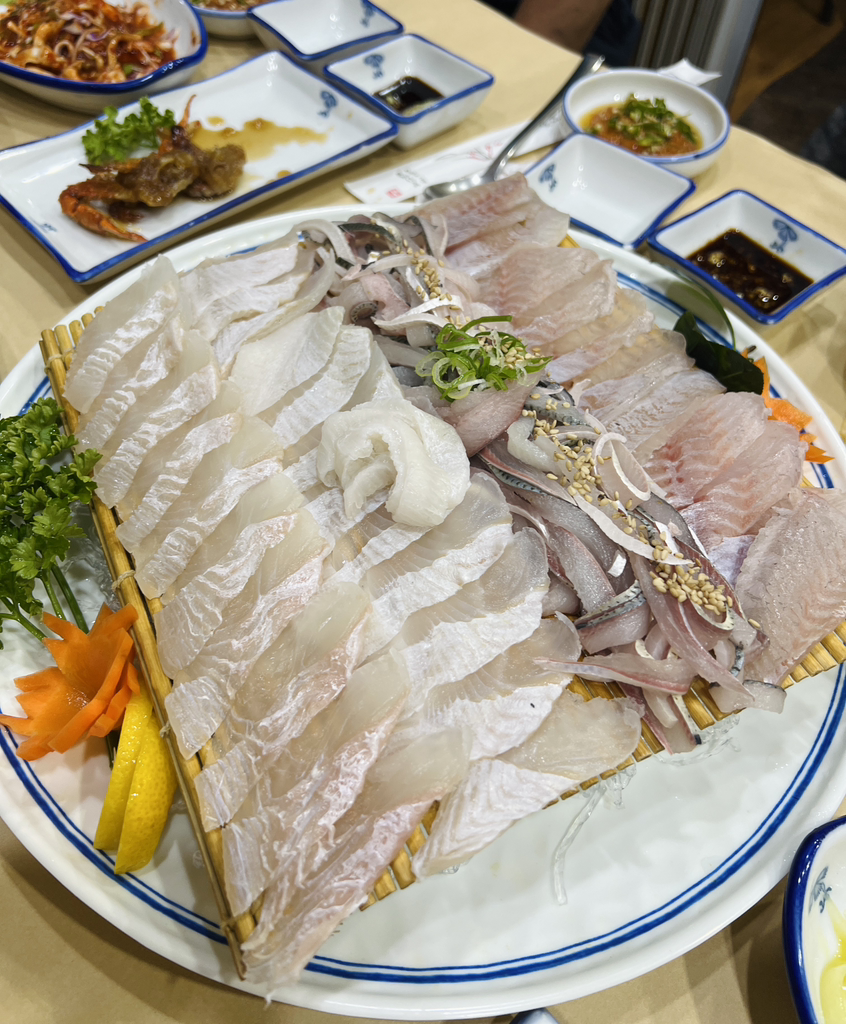 사랑도횟집 사진 2