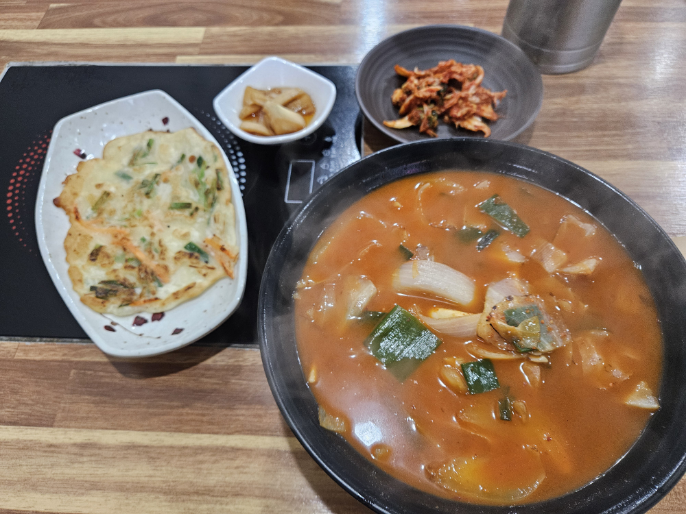 닭에는 수제비지 대표 사진
