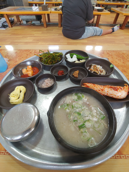 장터돼지국밥 사진 2