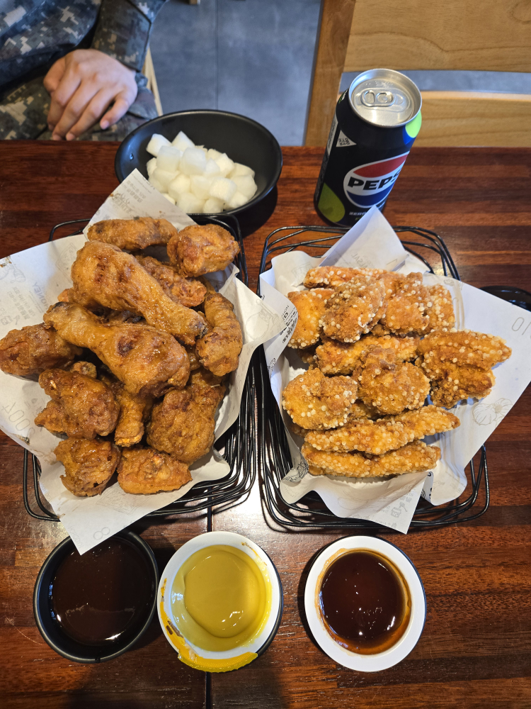 교촌치킨 좌동2호점 사진 2