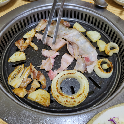 석우촌 숯불생고기 대표 사진