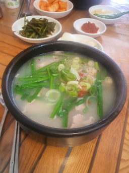 형제전통돼지국밥 사진 6