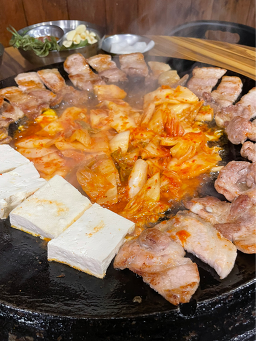 무쇠김치삼겹 광안점 사진 2