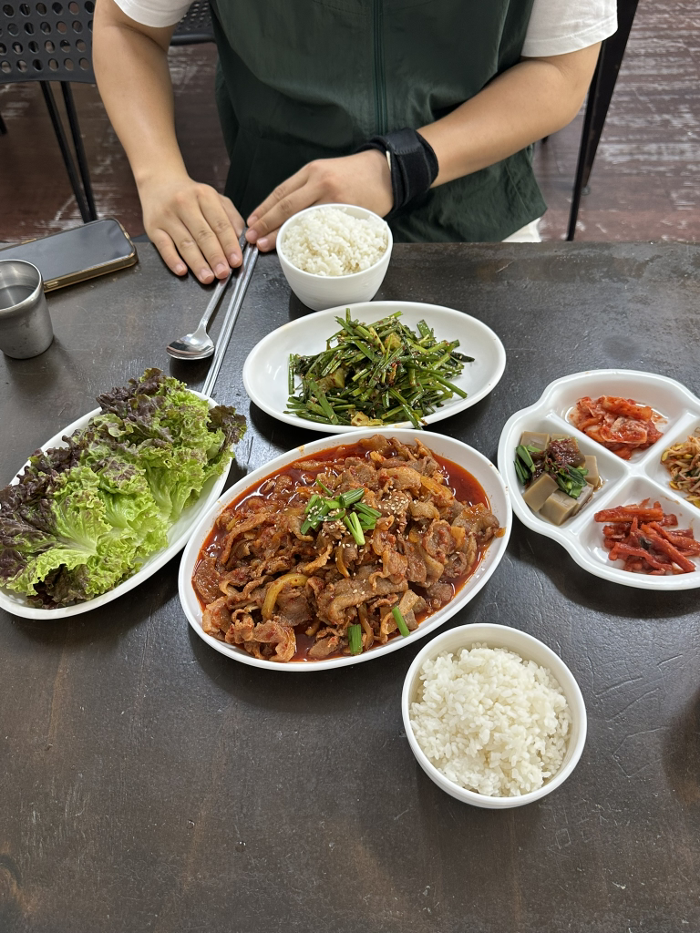 뜨락 대표 사진