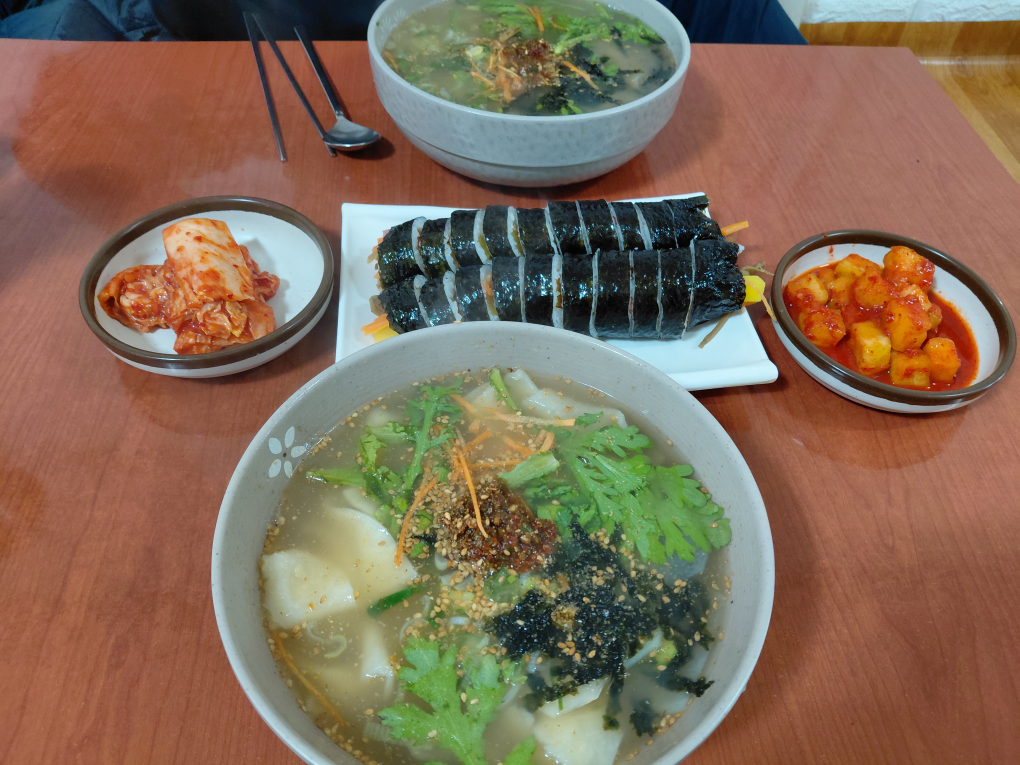 산에들칼국수 대표 사진