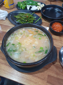 진돼지국밥 사진 2