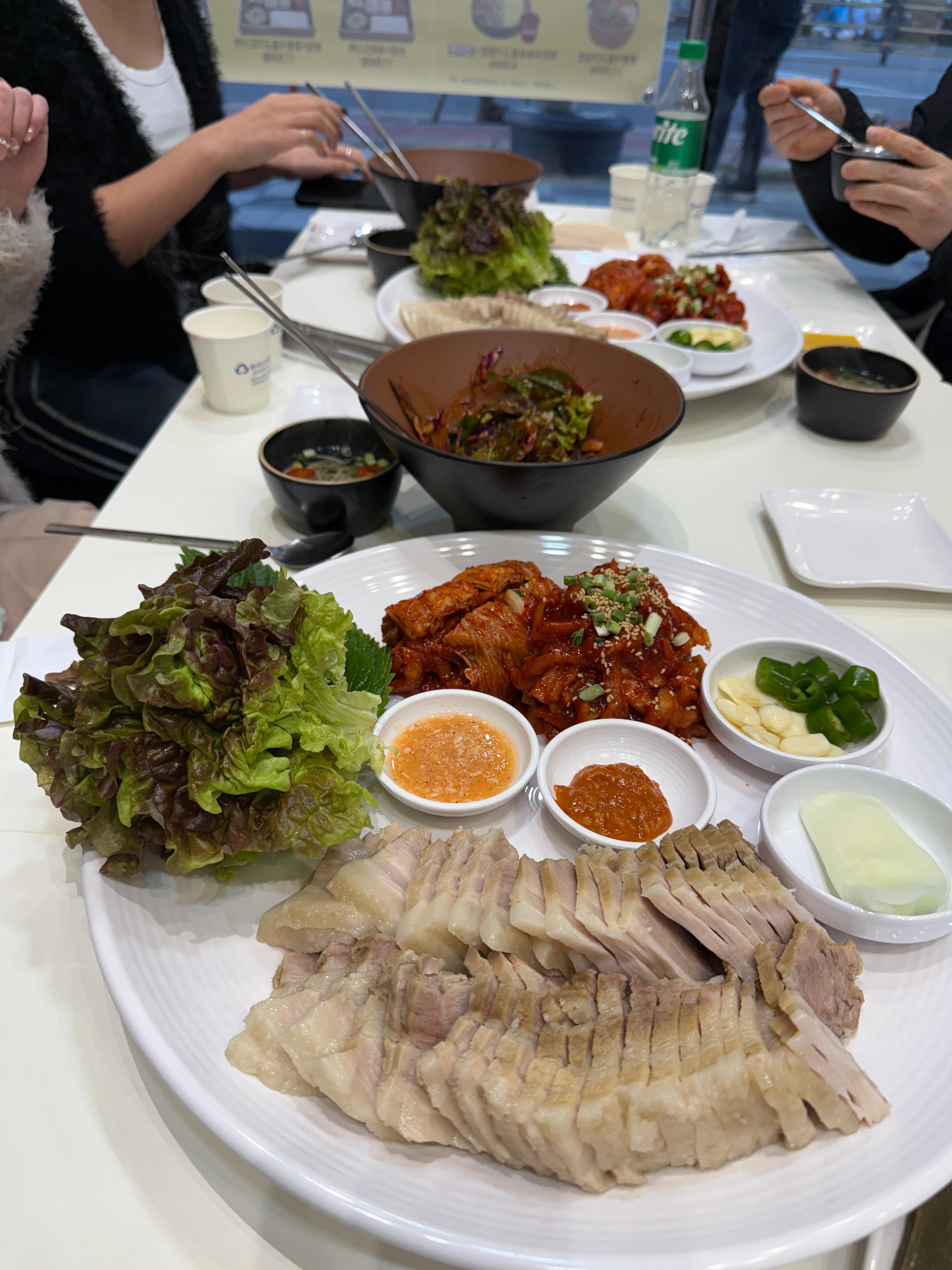 원할머니보쌈족발 부산명지점 사진 2