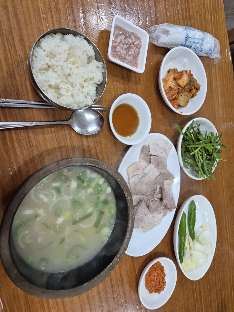 장수돼지국밥 대표 사진