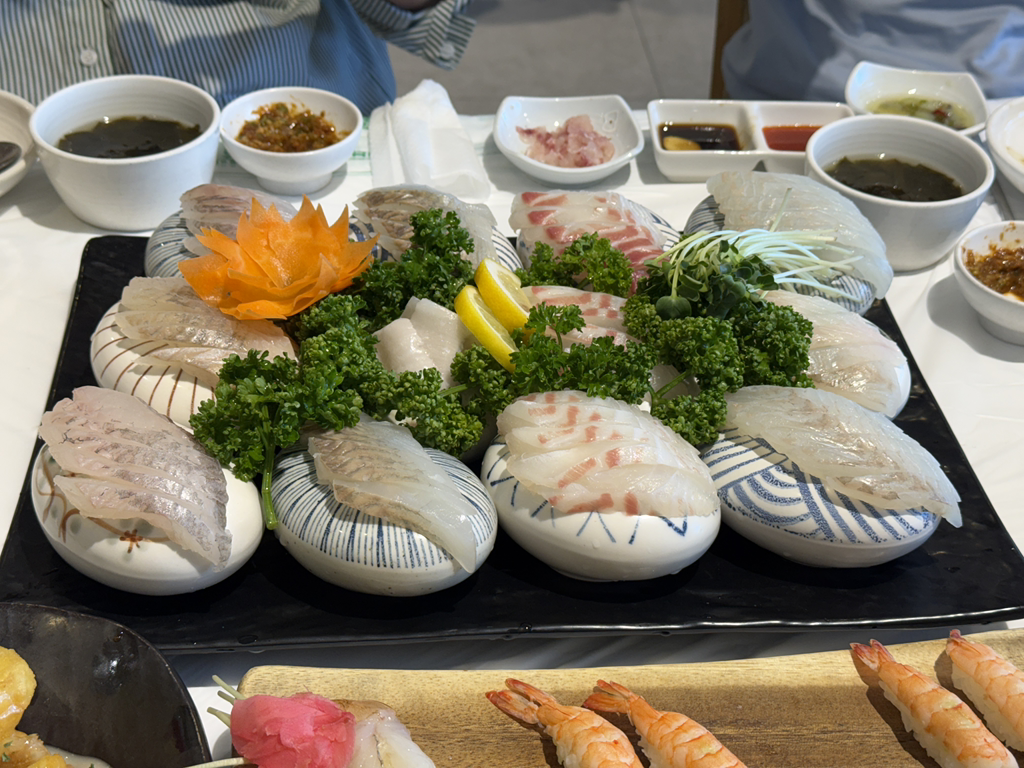 경포동해횟집 대표 사진
