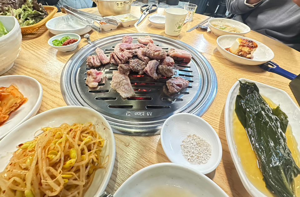 팔계 숯불구이 본관 사진 2