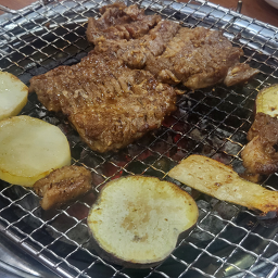 돼장금숯불양념돼지갈비 사진 2