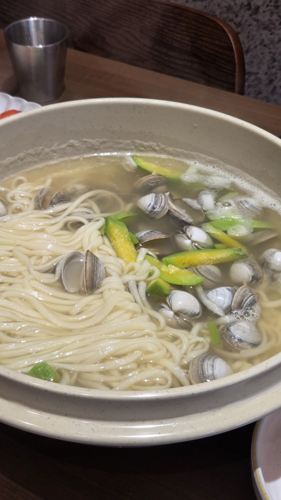 부산칼국수보쌈집 사진 2