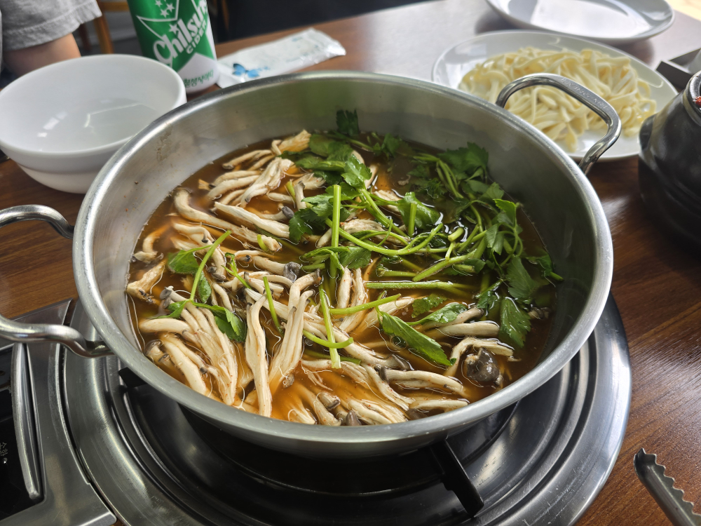 얼큰이샤브손칼국수 사진 4