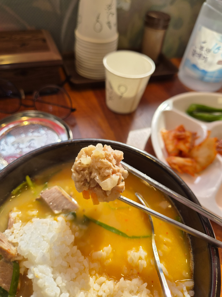 국밥제작소 부산역본점 사진 2