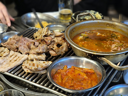 스페샬돼지 부산시청본점 사진 3