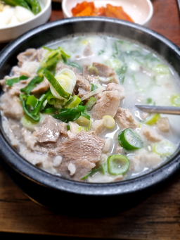 장터돼지국밥보쌈 사진 5