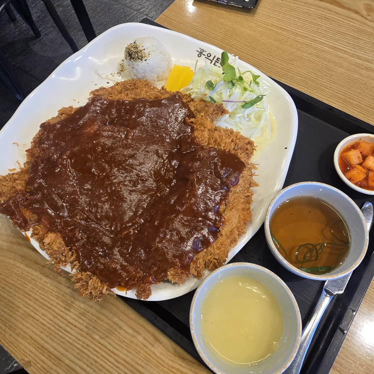 홍익돈까스 순천점 대표 사진