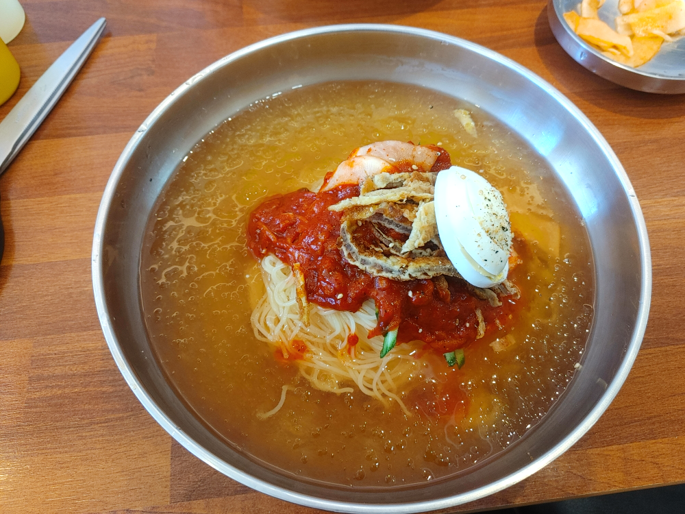 영도 빨간등대밀면 대표 사진