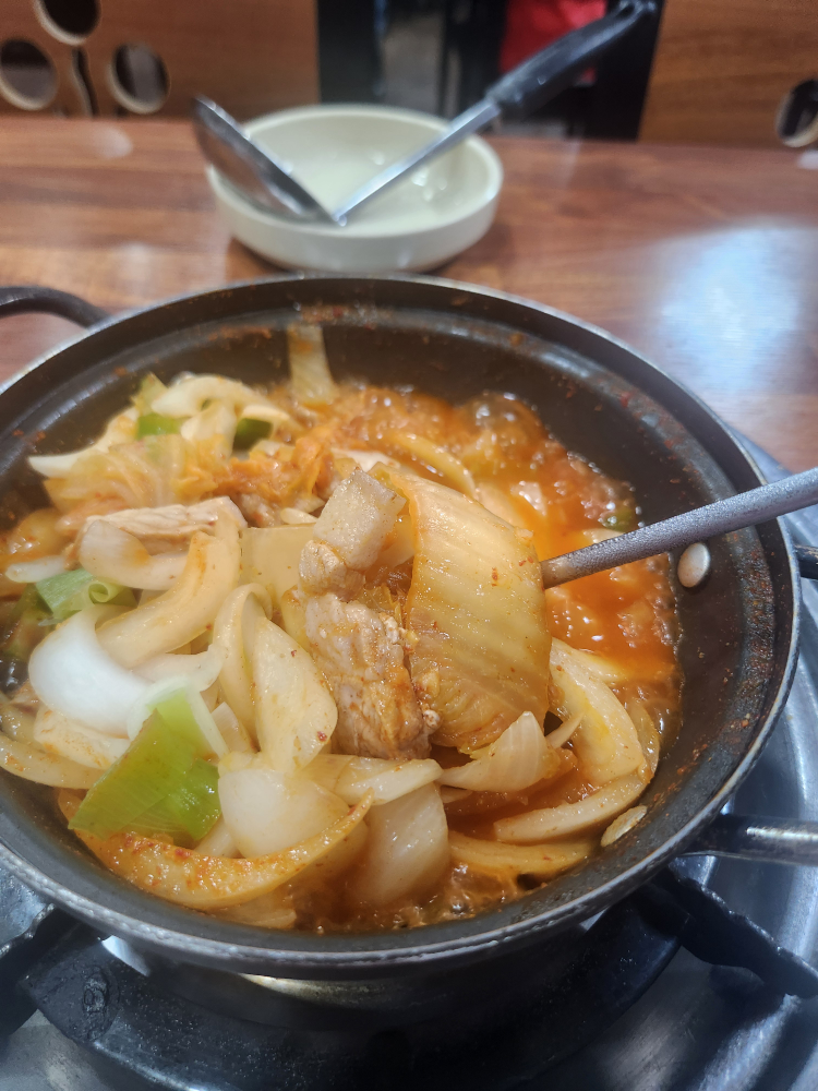 시골 통돼지볶음전문점 대표 사진