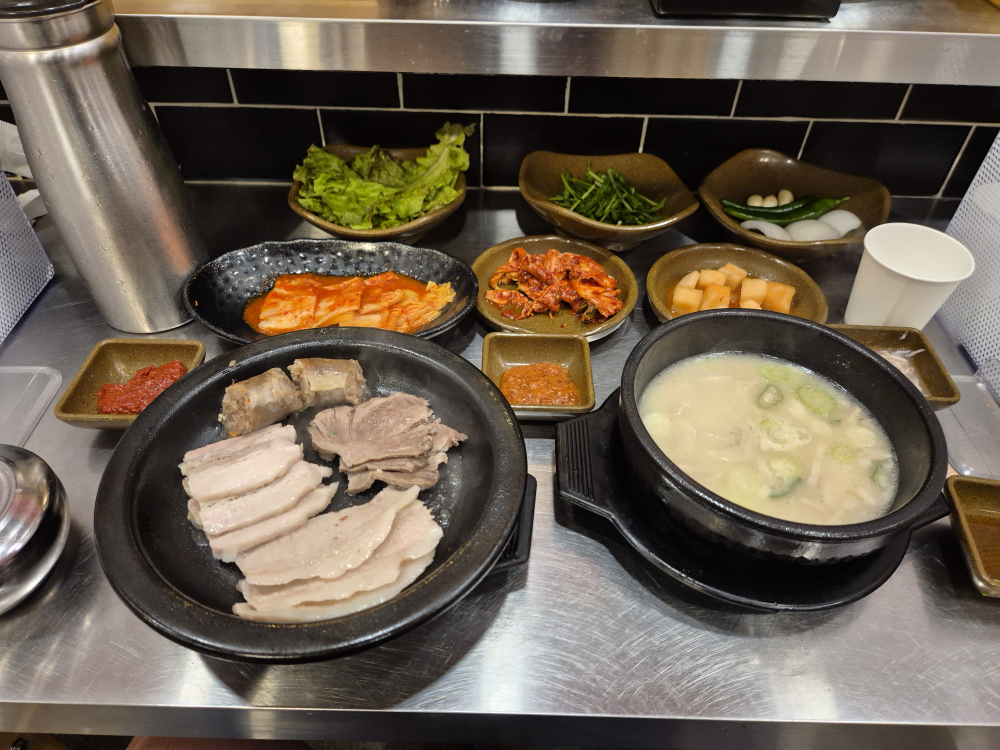 수변최고돼지국밥 센텀벡스코점 사진 2