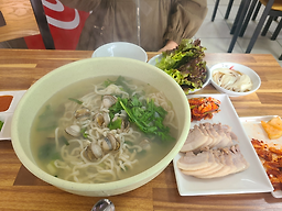 총각네칼국수보쌈 고성1호점 대표 사진