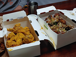 BHC치킨 한대앞역점 사진 3