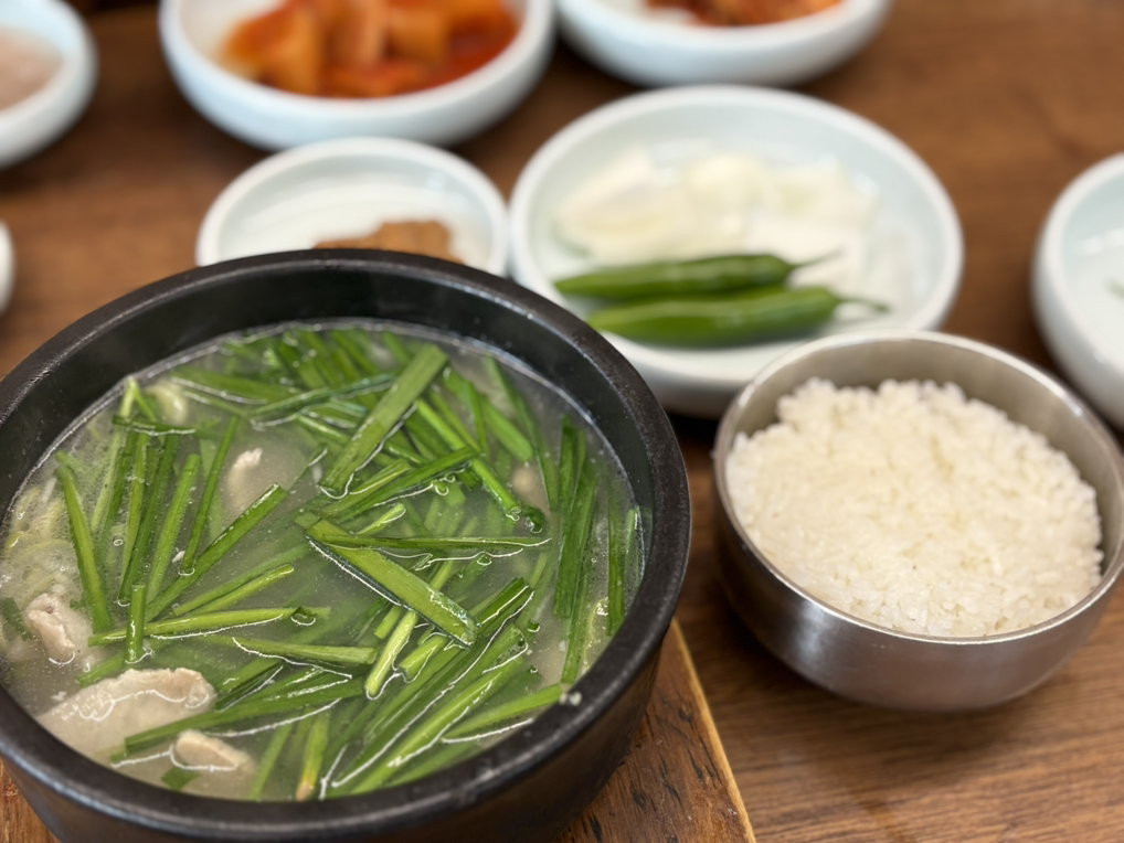 극동돼지국밥 사진 3
