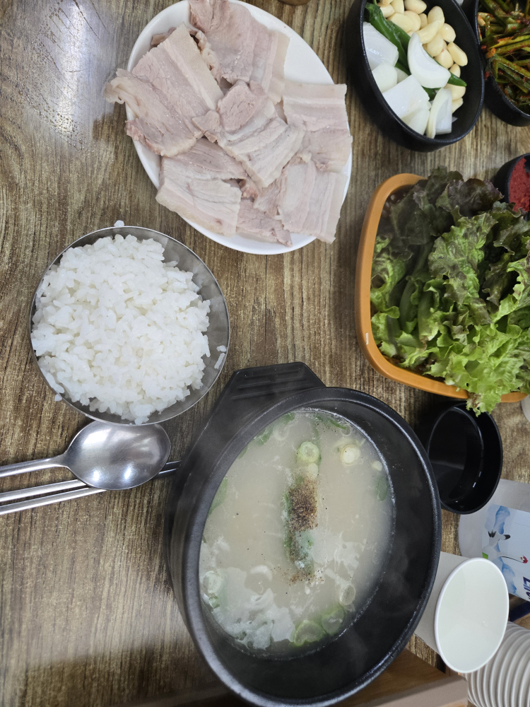 뚱보돼지국밥 대표 사진