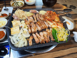 한돈생돼지두루치기생삼겹살 대표 사진