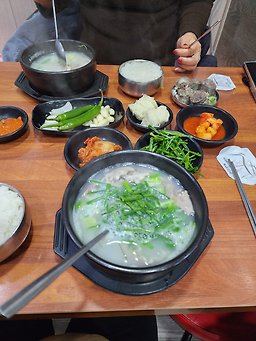작은돼지국밥 대표 사진