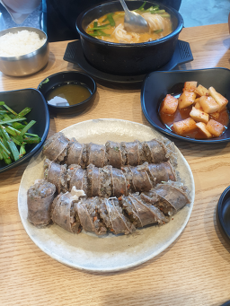 돈오돈국밥 시청점 사진 2