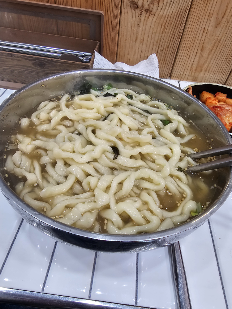 삼형제돈가스랑칼국수 서울대입구역점 대표 사진