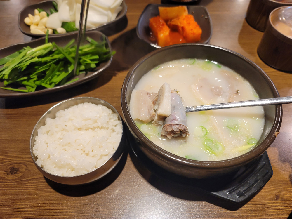토담돼지국밥 부산진역본점 대표 사진