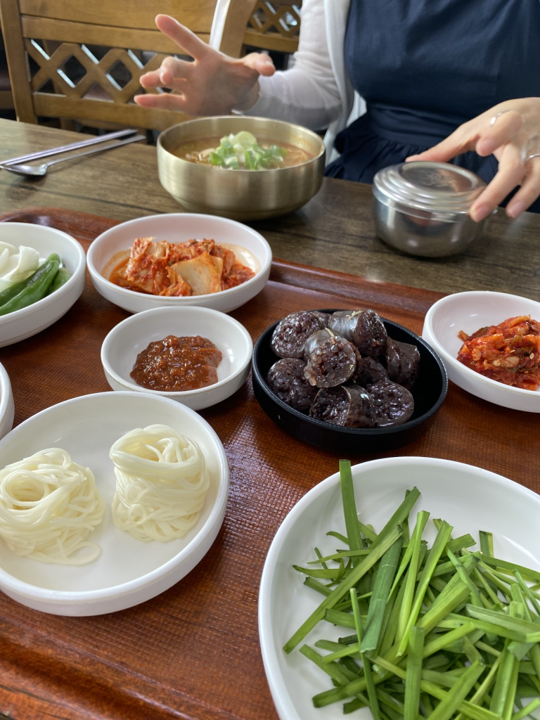 장터돼지국밥보쌈 사진 3