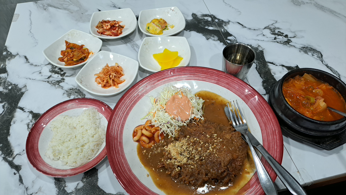 작은영토 돈까스집 사진 3