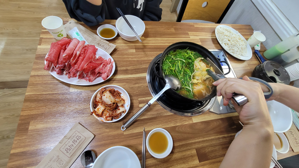 얼큰샤브샤브손칼국수 사진 3