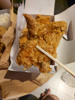 썬더치킨 부산신호1호점 사진 7
