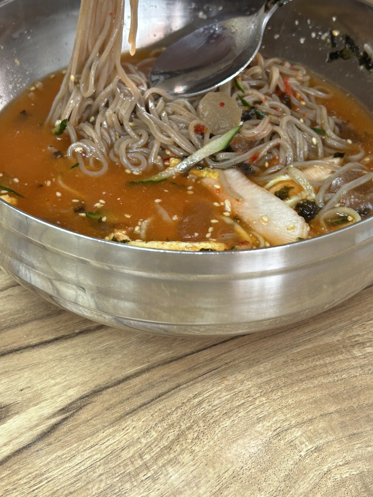 비빔밥 멸치국수 사진 2