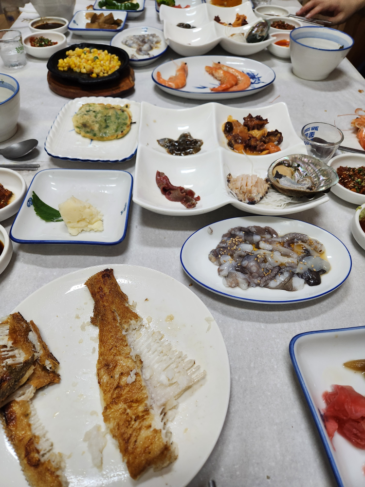 진횟집 대표 사진
