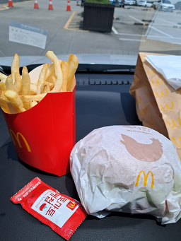 맥도날드 부산수영SK DT점 대표 사진