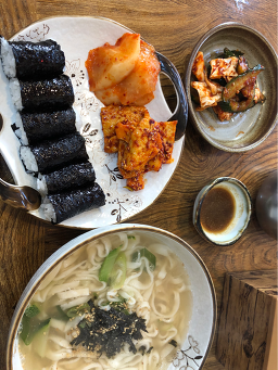 충무김밥손칼국수 사진 2