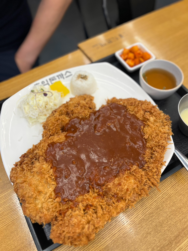 홍익돈까스 여수점 대표 사진