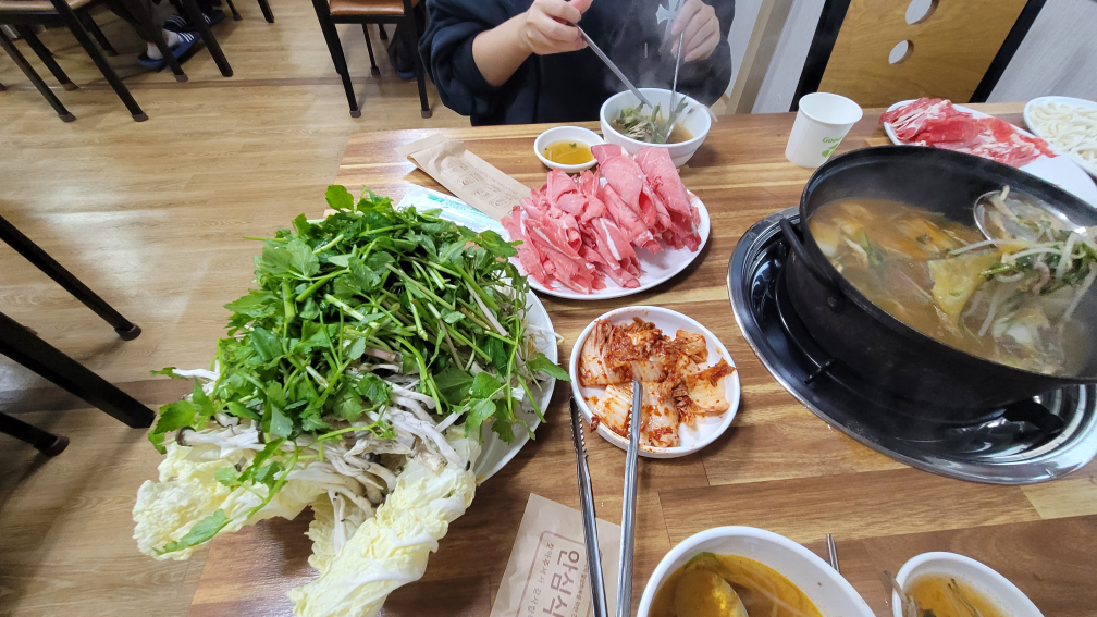 얼큰샤브샤브손칼국수 사진 4