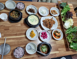 우렁이쌈밥집 사진 4