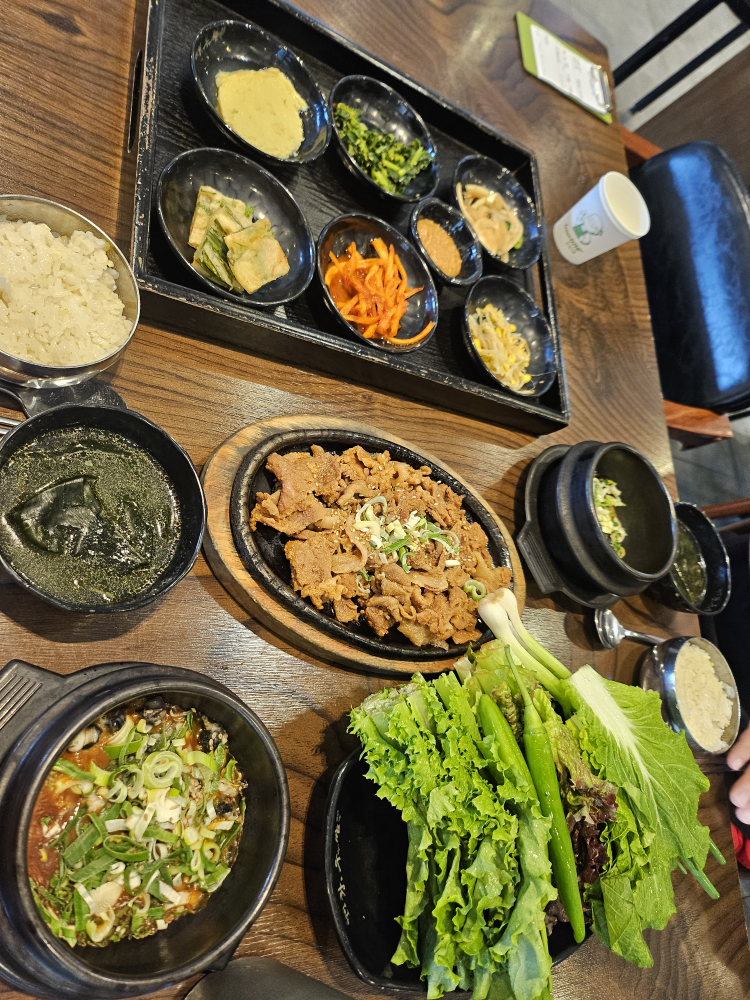 웰빙황토우렁이쌈밥 본점 사진 3