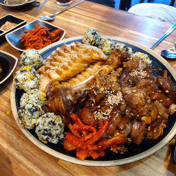 족발사관학교 대표 사진