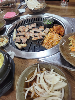 안동꿀돼지 대표 사진